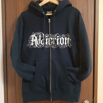 ADDICTION 후드티 스컬 디자인