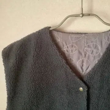 새상품 미사용 kippis 키피스 리버서블 베스트 차콜