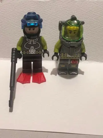 LEGO 피규어 세트 2개