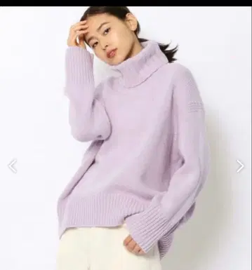 갤러리 비 터틀넥 니트