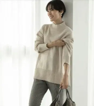 오파크 클립 미들 게이지 하이넥 니트