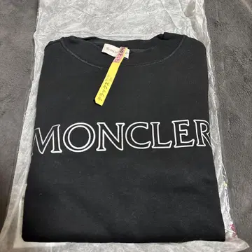 MONCLER 블랙 로고 맨투맨 클리닝 완료