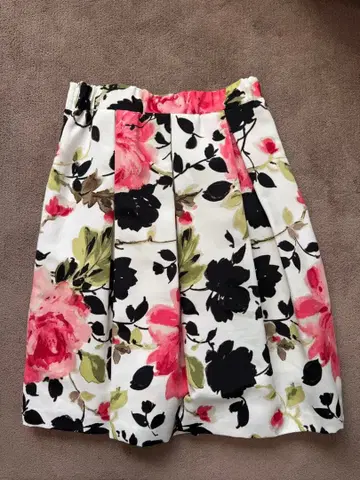 LATO CALLE 플라워 프린트 플레어 스커트