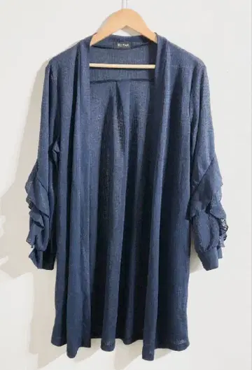 새상품급 다크 블루 프릴 소매 7부 소매 롱 가디건 미인백화 M