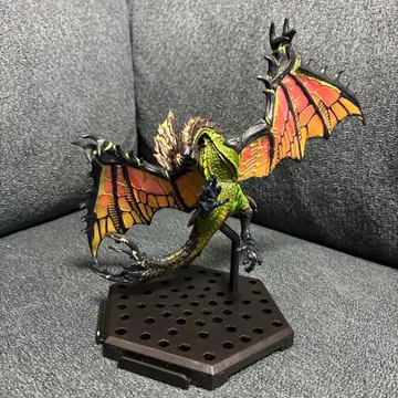 라이제크스 몬스터 헌터 피규어