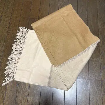 베이지 카멜 프린지 스톨