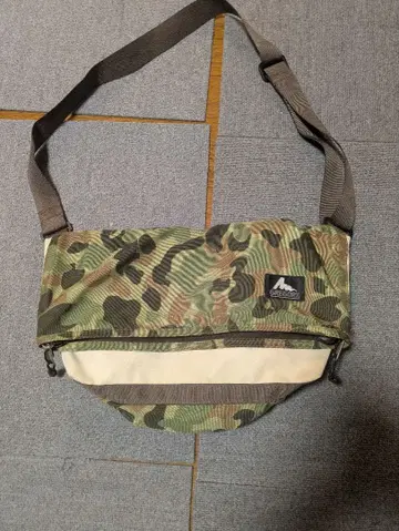 GREGORY 카모플라쥬 숄더백 덕헌터
