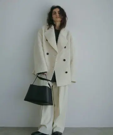 ETRE TOKYO 빅칼라 부클레 P 코트