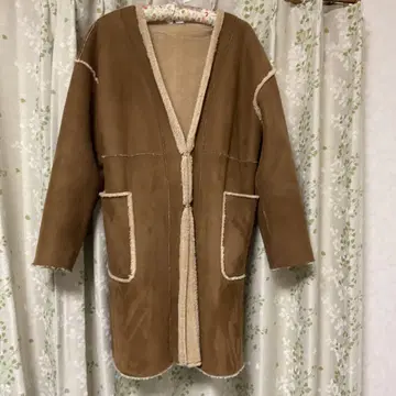 브라운 무스탕, 보아 리버서블 코트