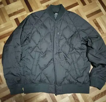 유니클로 화이트 마운티니어링 리사이클 하이브리드 다운 자켓 L