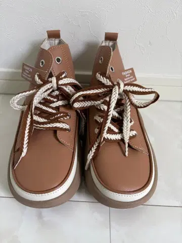 FASHION 브라운 하이컷 스니커즈