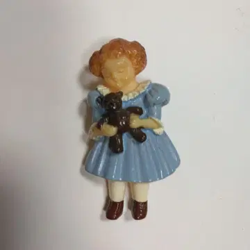 weekends 테디베어를 안은 여아 브로치