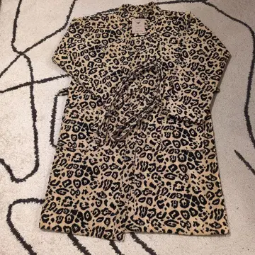 새상품급!! MUSE 두지엠 클라세 OAS 레오파드 무늬 로브 S/M