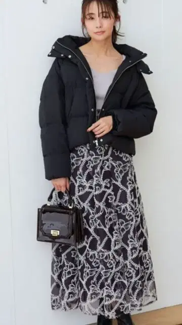 MERCURYDUO 코드 자수 플레어 스커트