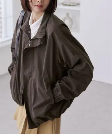 나일론 오버 트랙 지퍼 블루종 숏 모즈 코트 모노마트