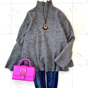 새상품급 미라 오웬 캐시미어 혼방 터틀넥 니트 사이드 슬릿 리브 절개