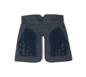 Mame Kurogouchi 코드 자수 랩스커트