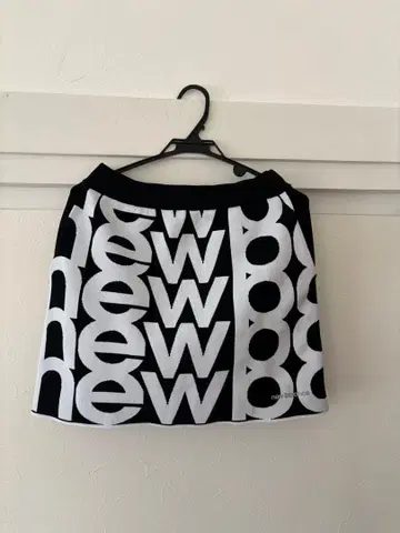 new balance 로고 프린트 스커트
