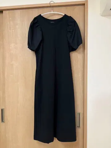 [ 새상품 ] BARNEYS NEWYORK 퍼프 슬리브 원피스