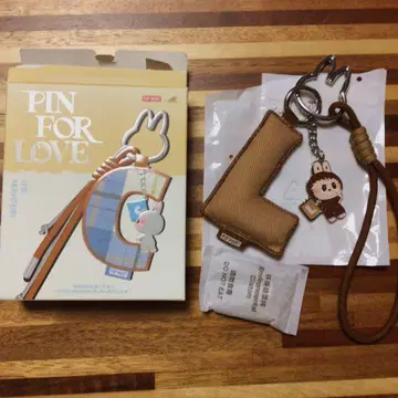 POPMART PIN FOR LOVE 알파벳 러브브 L