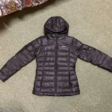 patagonia 블랙 후드 부착 다운 자켓