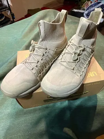 Keenuneek 트레킹 슈즈 베이지 하이컷 26.5