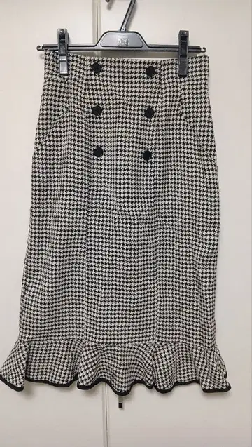 체크 무늬 타이트 스커트