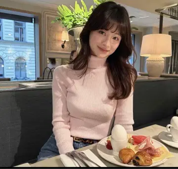 비비 bibiy 핑크 리브 터틀넥 스웨터