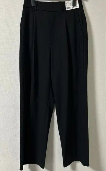 유니클로 턱 와이드 팬츠/긴 길이 블랙