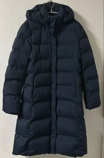 유니클로 심리스 다운 롱 코트 네이비 온라인 한정 상품