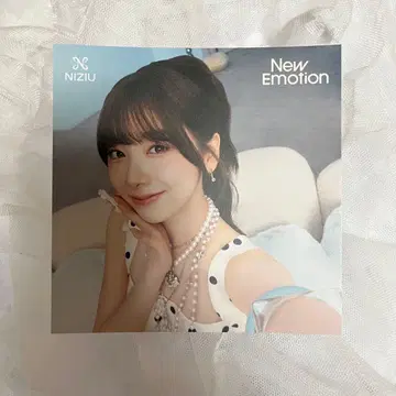 NIZIU New Emotion 사진 폴라로이드