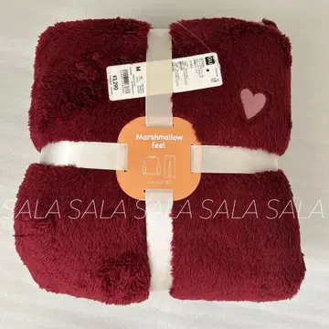 택 포함 미사용 새상품 GU 지유 마쉬멜로우 필 크루넥 세트 M