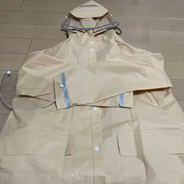 베이지 후드 부착 레인코트