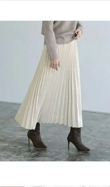 Pierrot 플리츠 스커트 아이보리
