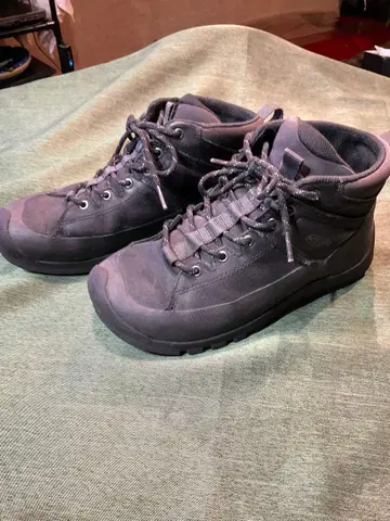 Keen 트레킹 슈즈 블랙 26