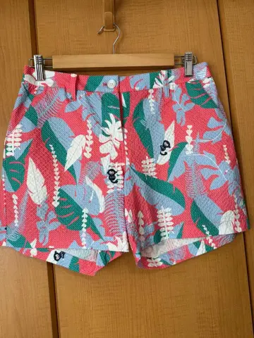 and per se 다색 잎 패턴 숏팬츠