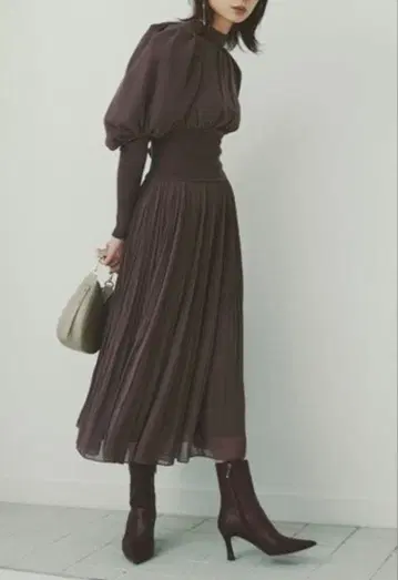 snidel 리브 도킹 쉬폰 플리츠 원피스 BRW 0 사이즈