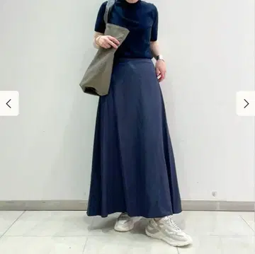 AK+1 바이오 워시 새틴 롱 스커트