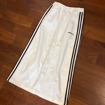 아디다스 오리지널 화이트 롱 스커트 슬릿