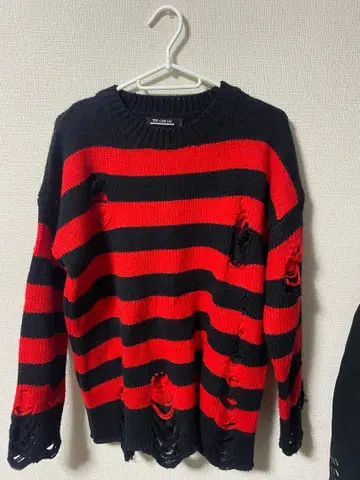 데미지 가공 빨검 스트라이프 니트 카트 코번