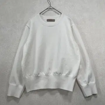 저스길리티 화이트 화이트 계열 숏 기장 니트 사이즈 2