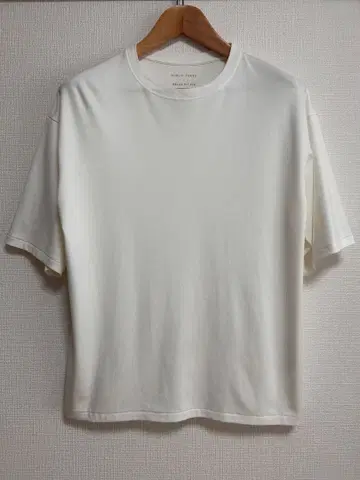 PUBLIC TOKYO 화이트 반팔 셔츠