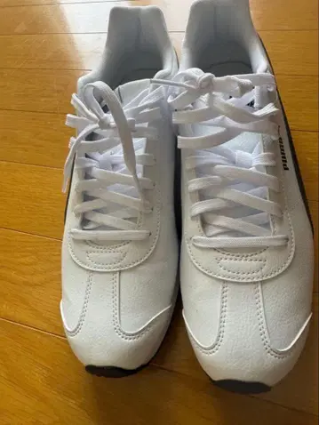 푸마 화이트 스포츠 슈즈