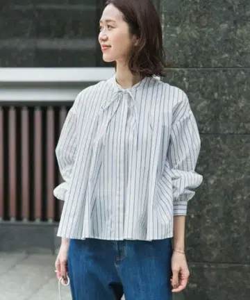 스트라이프 리본 플레어 블라우스