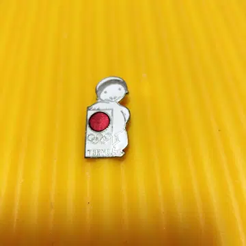 1954년 도쿄 올림픽 기념 핀 배지