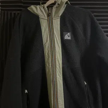 new balance 플리스 자켓 M 블랙 그레이