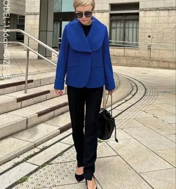 세일!! [ 새상품 미사용품 ] JENNE 클래시컬 숏코트 블루