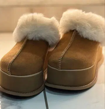 (새상품급) EMODA 에모다 퍼 달린 통굽 신발