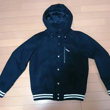 BEAMS HEART 블랙 바시티 자켓 M 사이즈