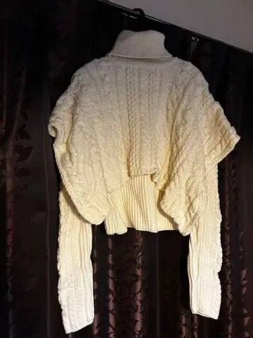 Cawaii 아이보리 케이블 니트 스웨터